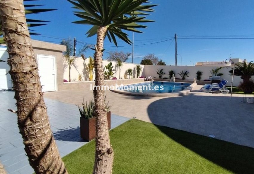 Resale - Detached villa - Torrevieja - Torrevieja Centro
