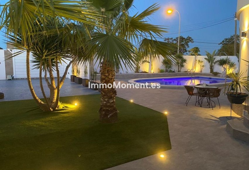 Resale - Detached villa - Torrevieja - Torrevieja Centro