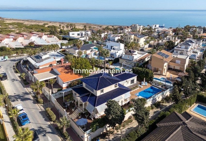 Resale - Detached villa - Torrevieja - Torrevieja Centro