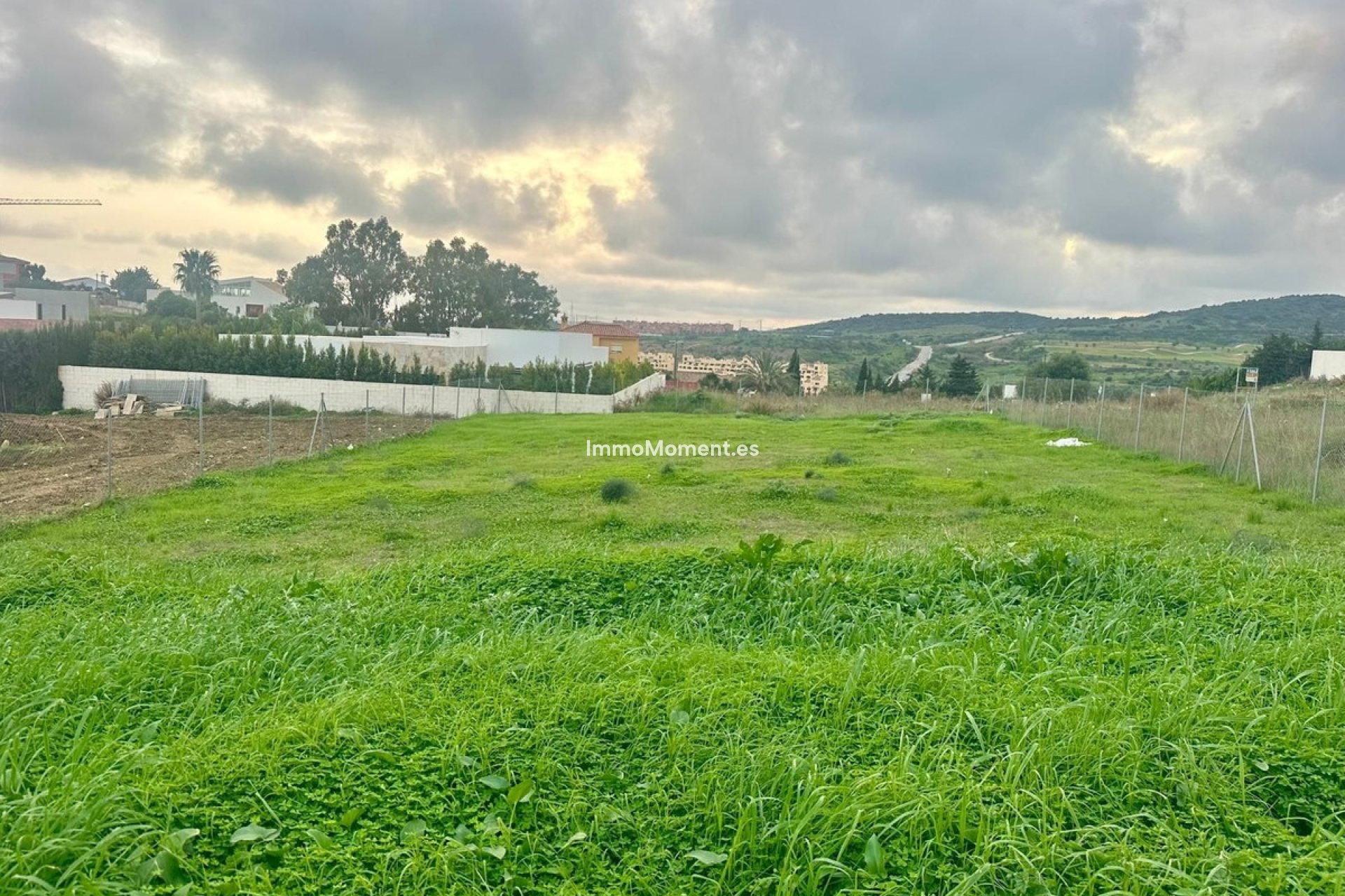 Resale - Plot - Estepona - Valle Romano