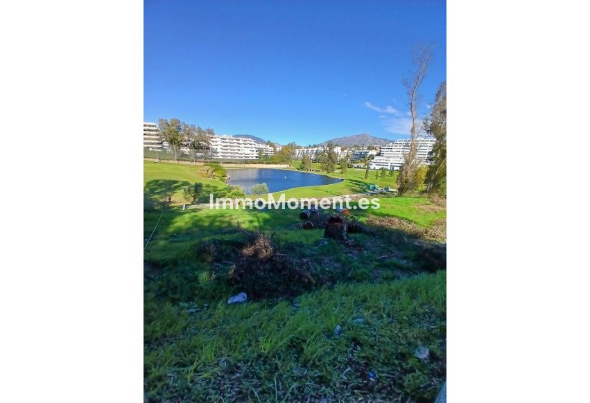 Resale - Plot - Marbella - Guadalmina Alta