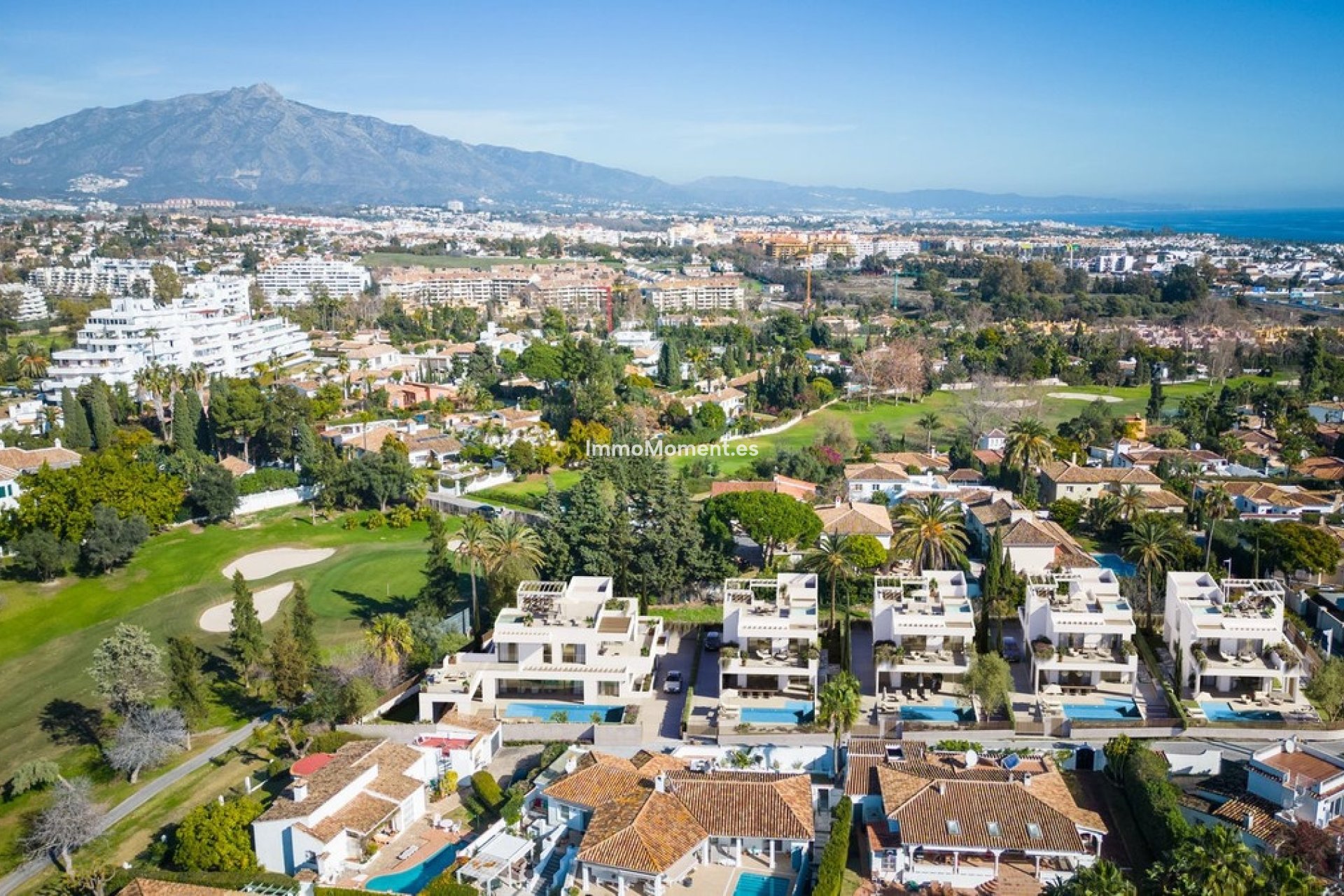 Resale - Plot - Marbella - Guadalmina Alta