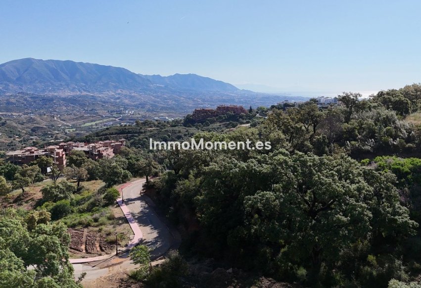 Resale - Plot - Marbella - La Mairena