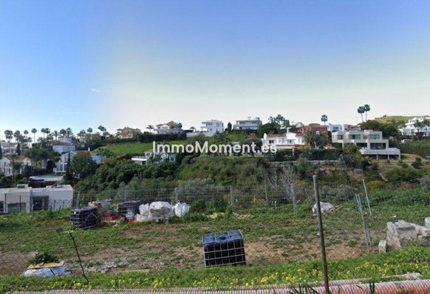 Resale - Plot - Marbella - Nueva Andalucía
