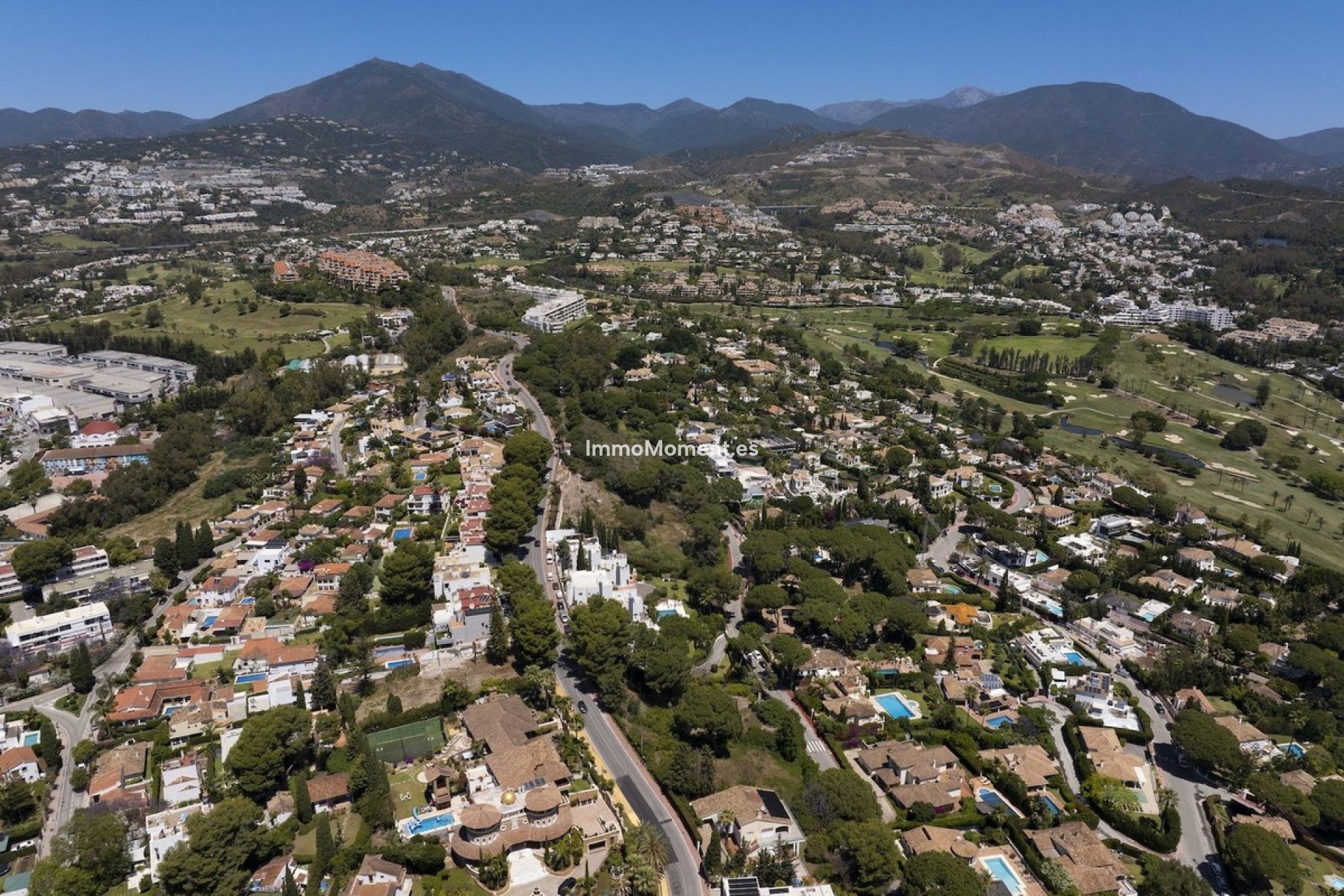 Resale - Plot - Marbella - Nueva Andalucía
