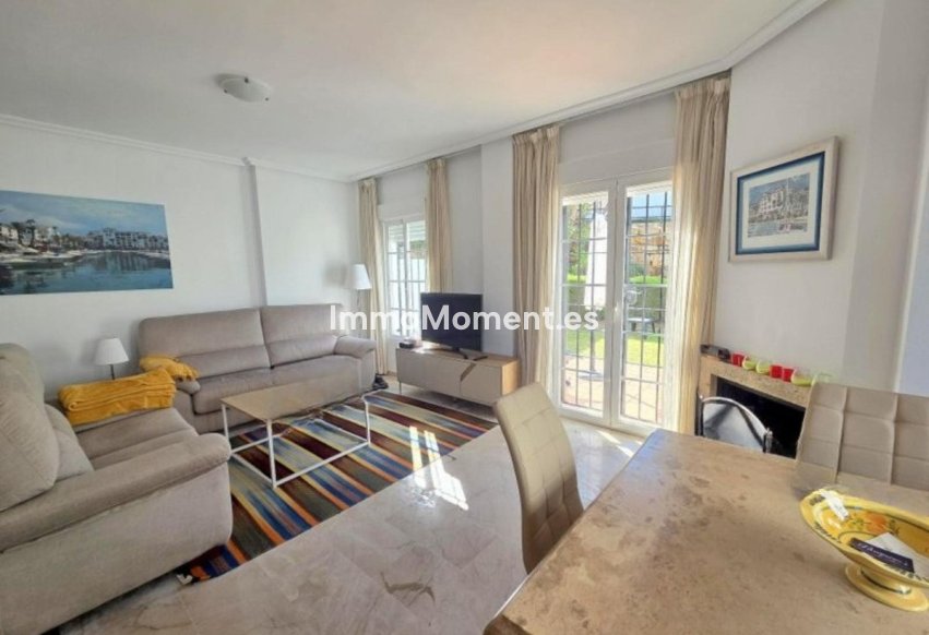 Resale - Townhouse - Casares - Casares Centro