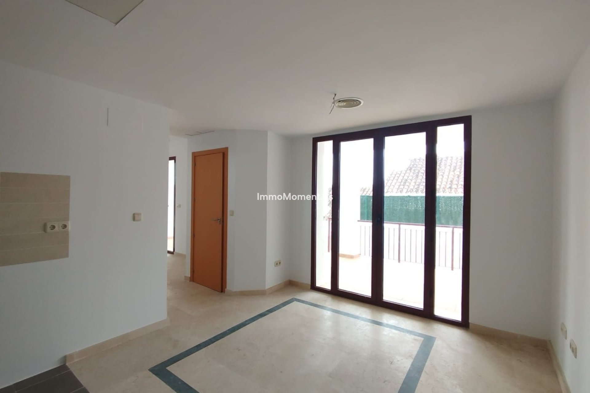 Resale - Townhouse - Casares - Doña Julia