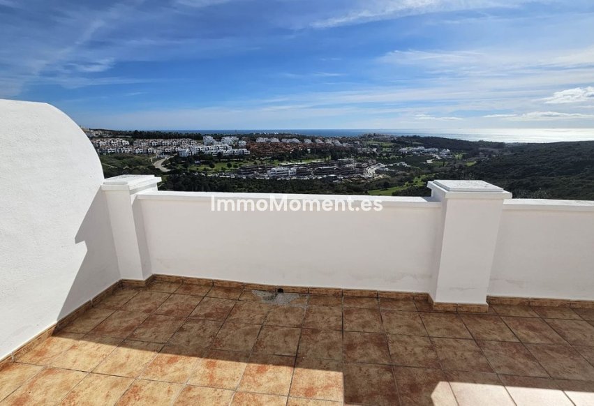 Resale - Townhouse - Casares - Doña Julia