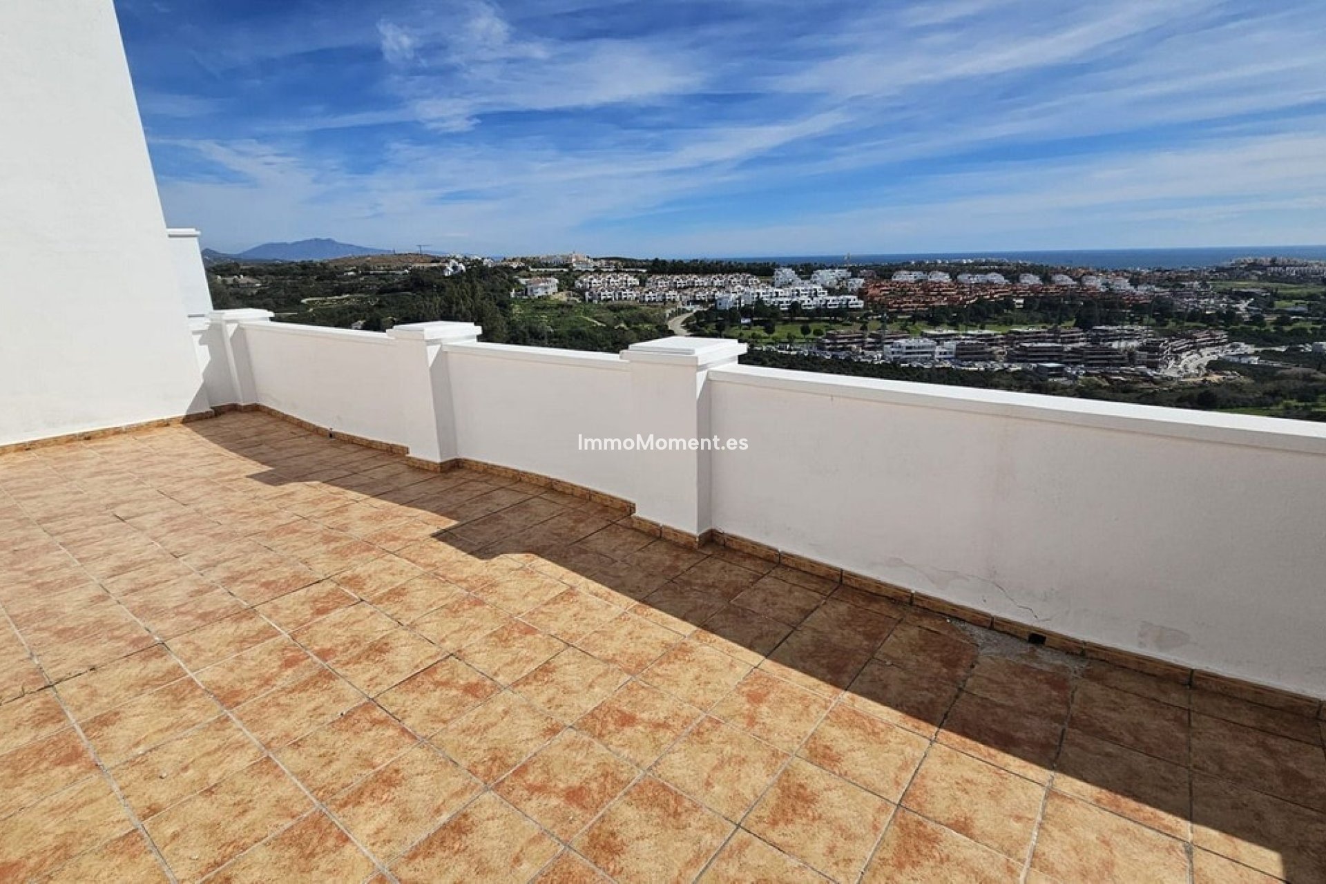 Resale - Townhouse - Casares - Doña Julia