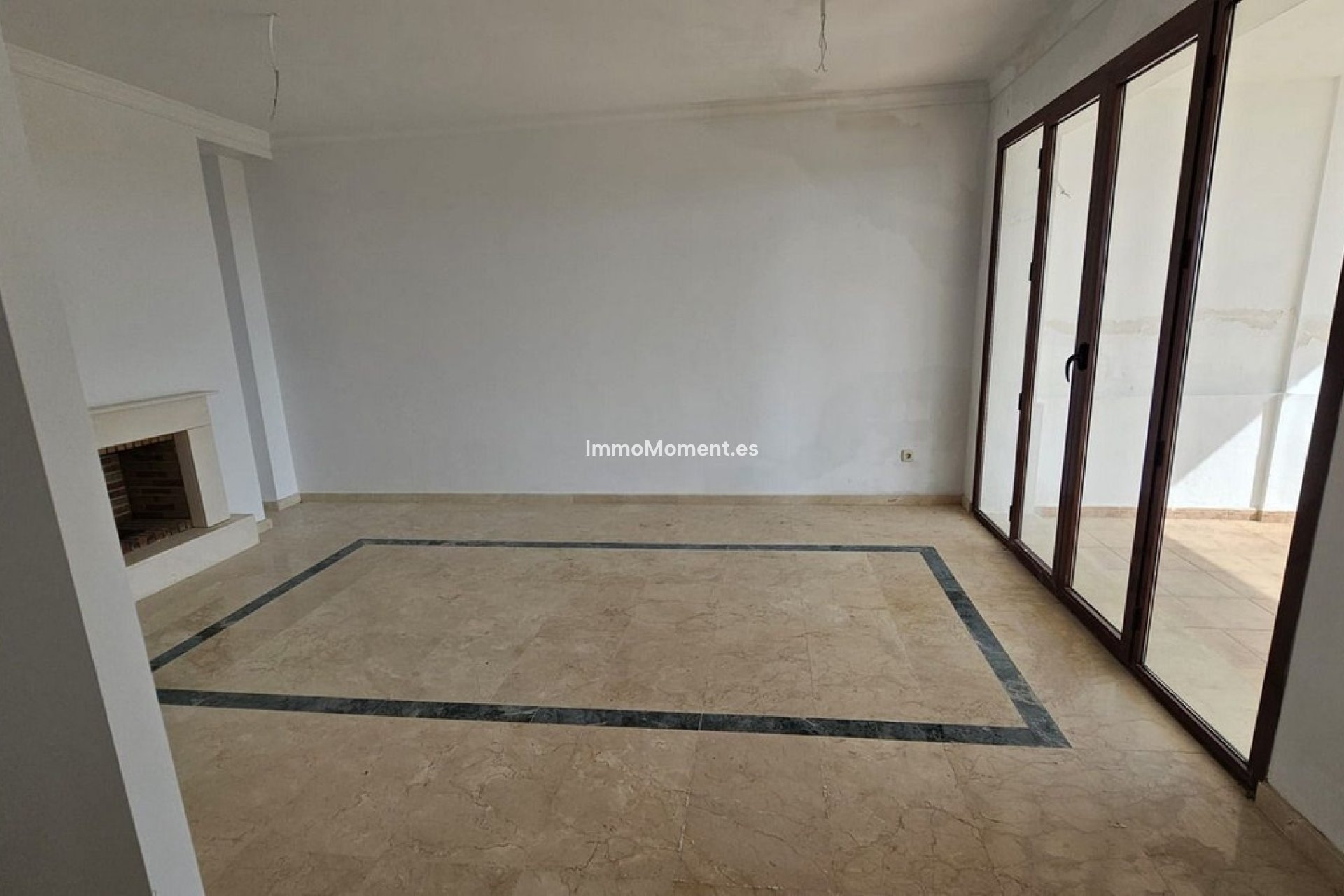 Resale - Townhouse - Casares - Doña Julia