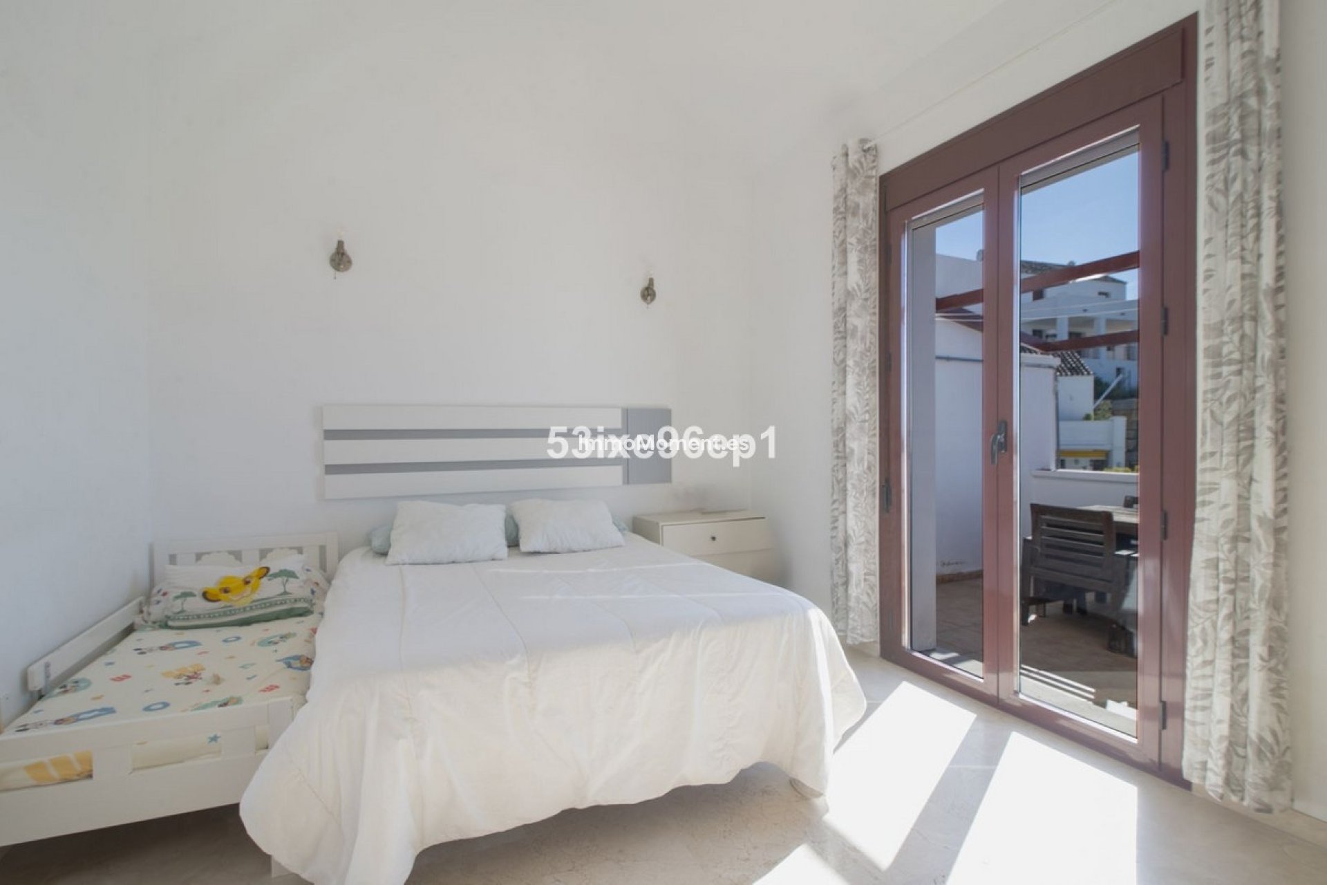 Resale - Townhouse - Casares - Doña Julia