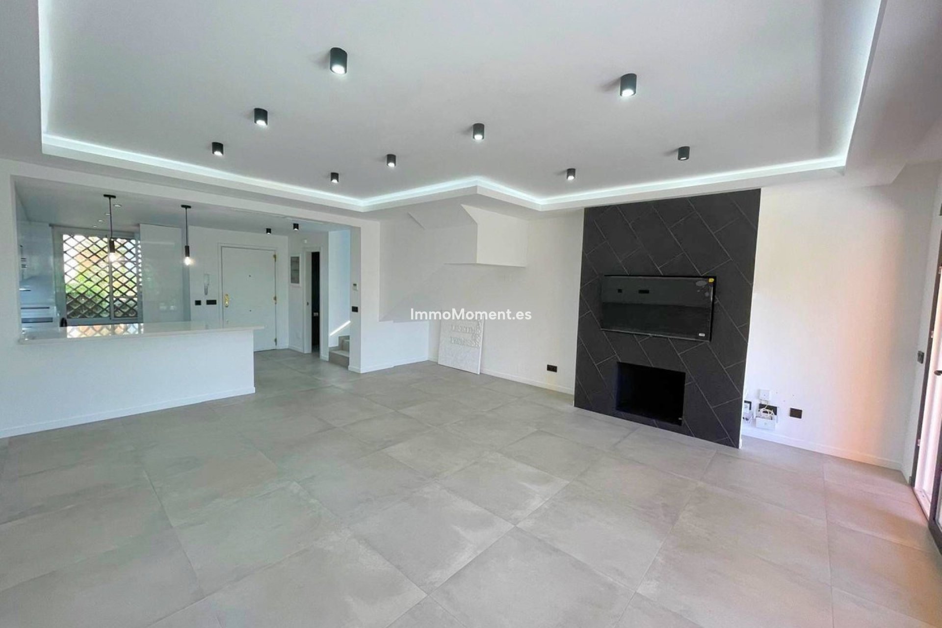 Resale - Townhouse - El Paraiso - New Golden Mile