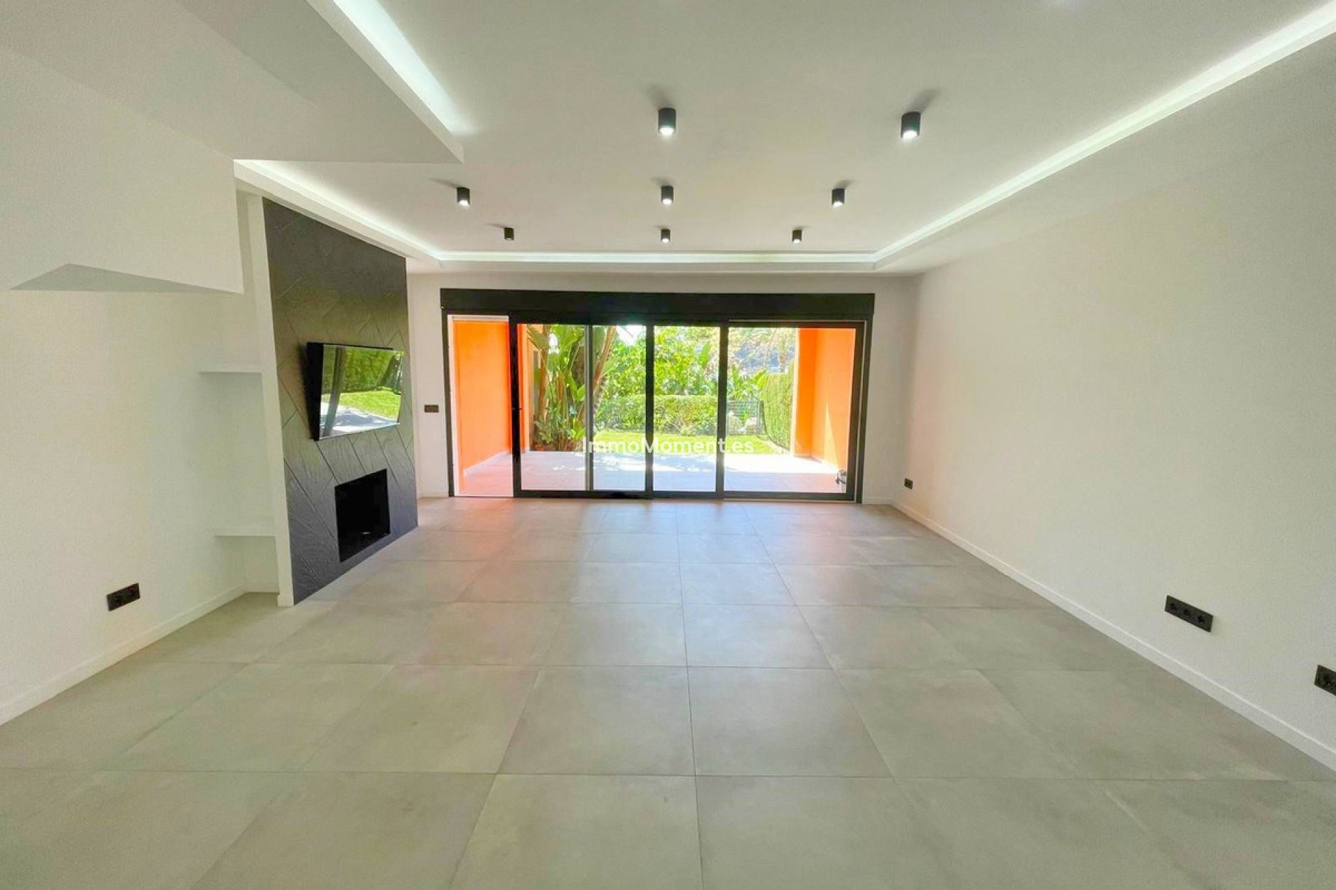 Resale - Townhouse - El Paraiso - New Golden Mile