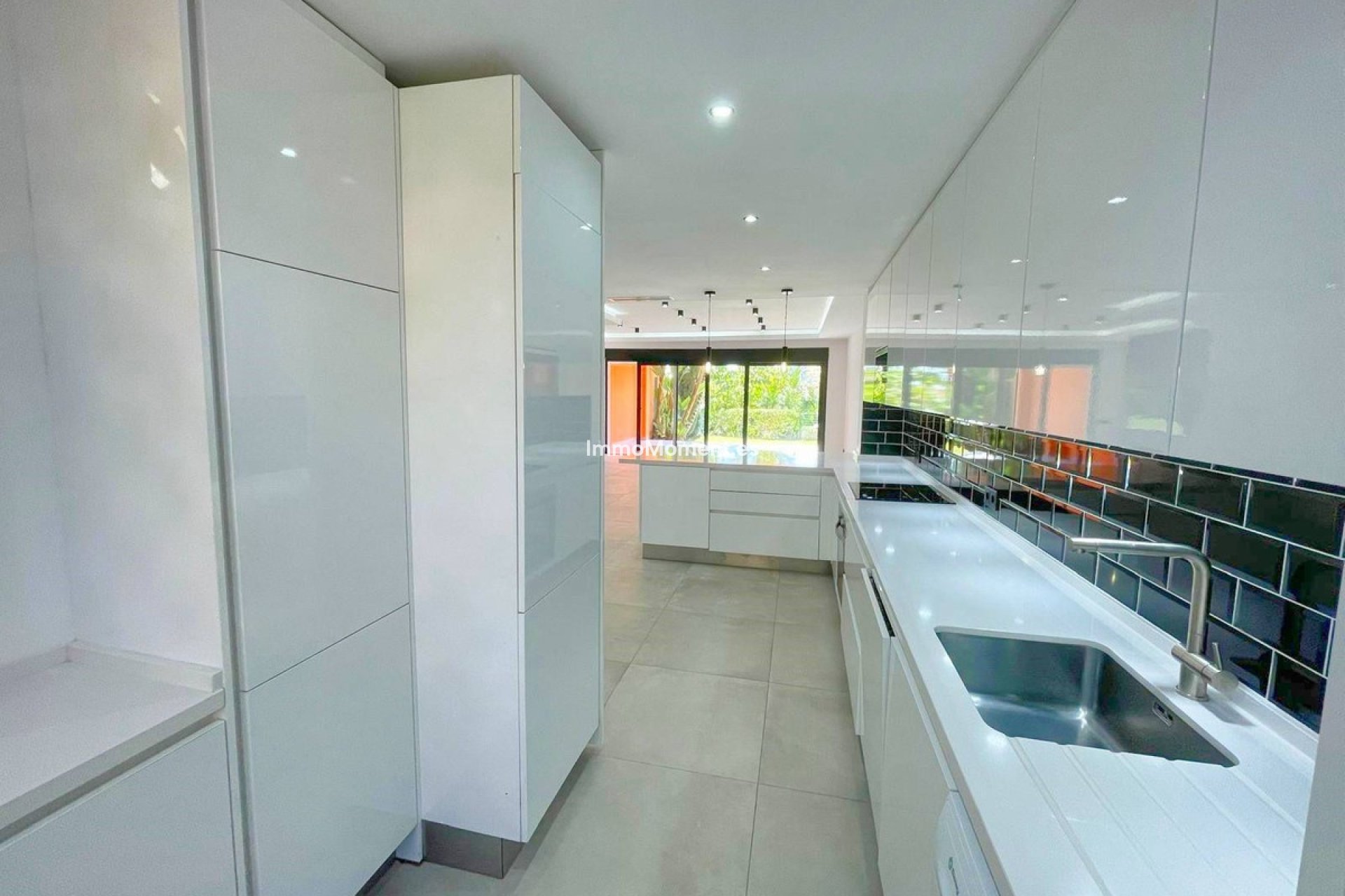 Resale - Townhouse - El Paraiso - New Golden Mile