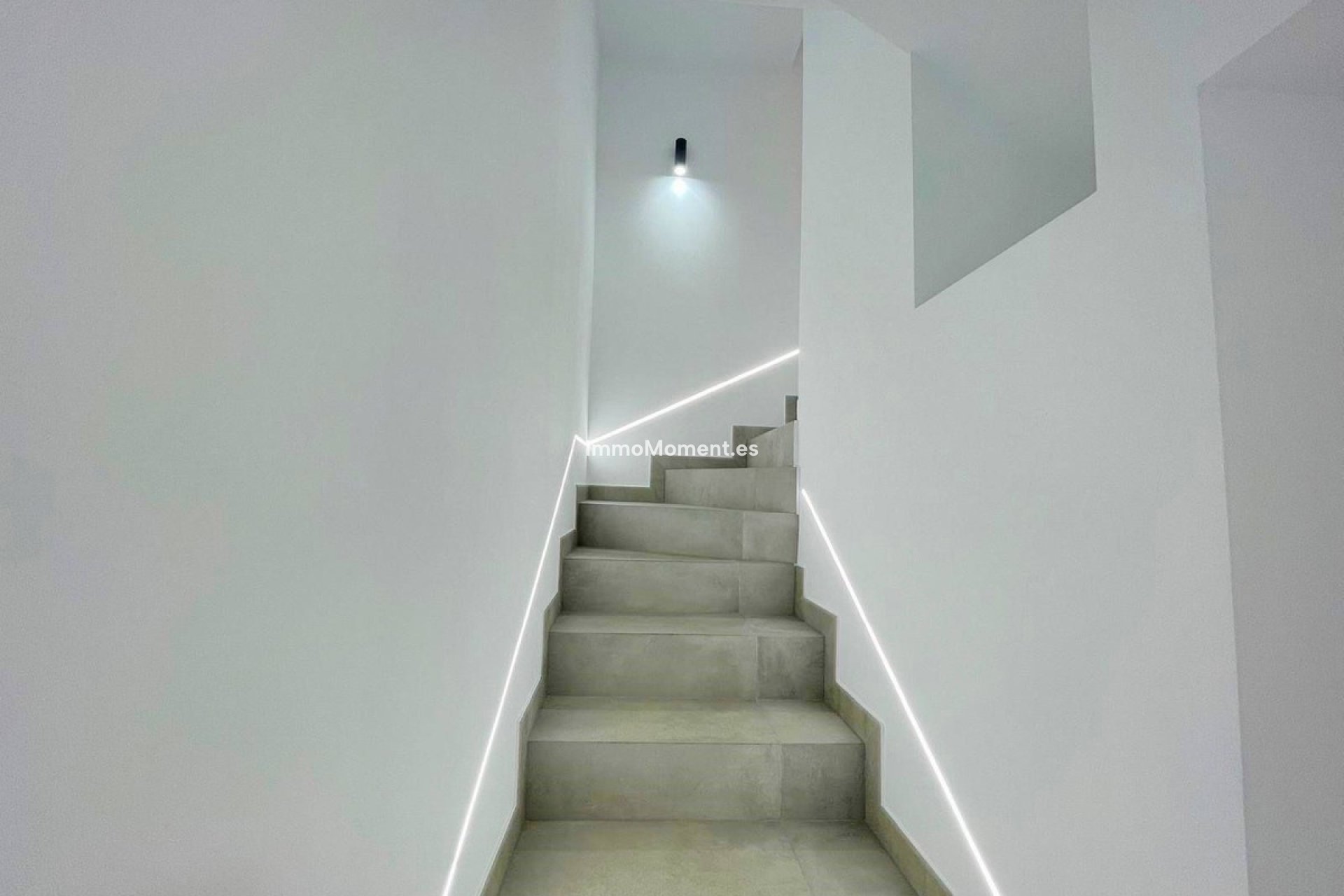 Resale - Townhouse - El Paraiso - New Golden Mile