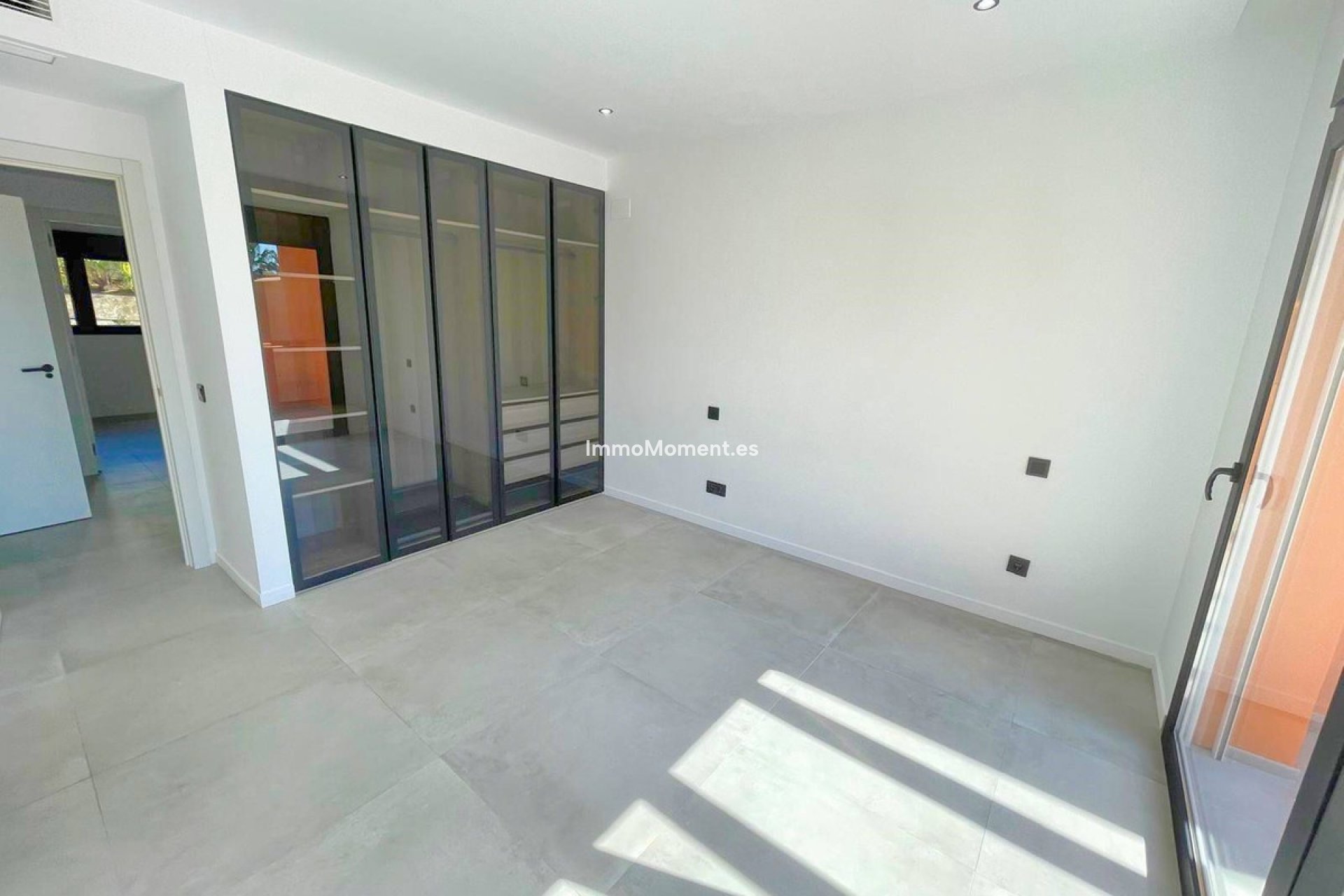Resale - Townhouse - El Paraiso - New Golden Mile