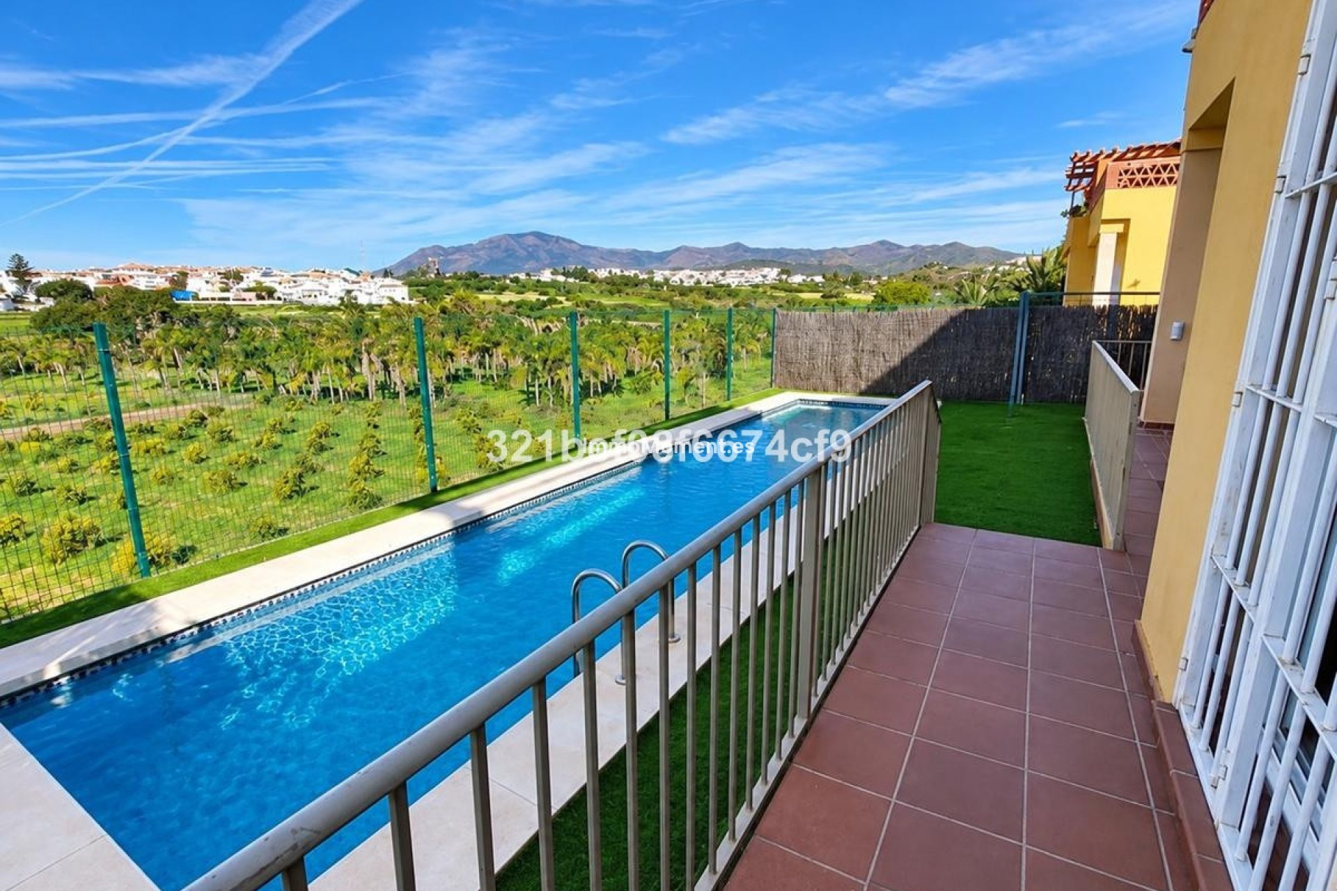 Resale - Townhouse - Estepona - Cancelada