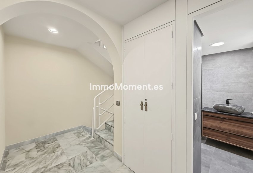 Resale - Townhouse - Estepona - Cancelada