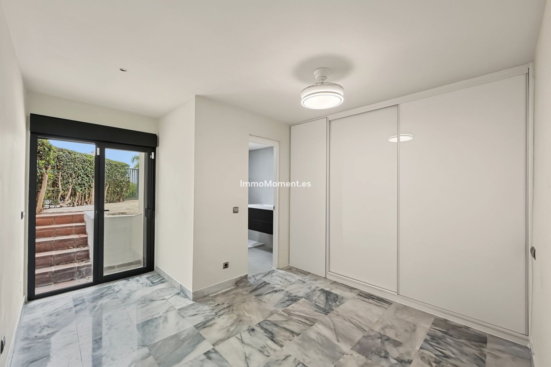 Resale - Townhouse - Estepona - Cancelada