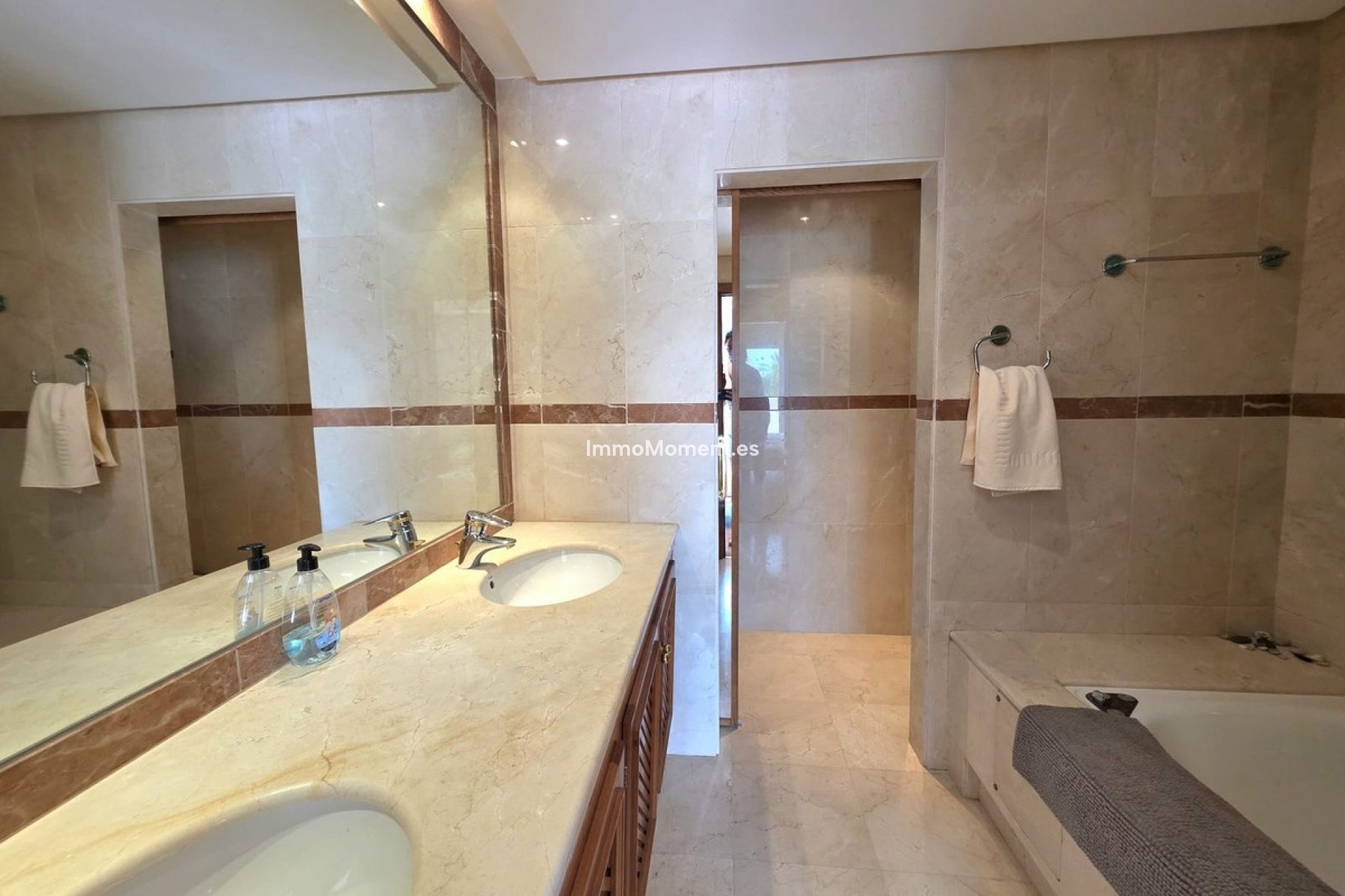 Resale - Townhouse - Estepona - Costalita