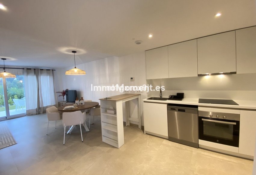 Resale - Townhouse - Estepona - Estepona Centro