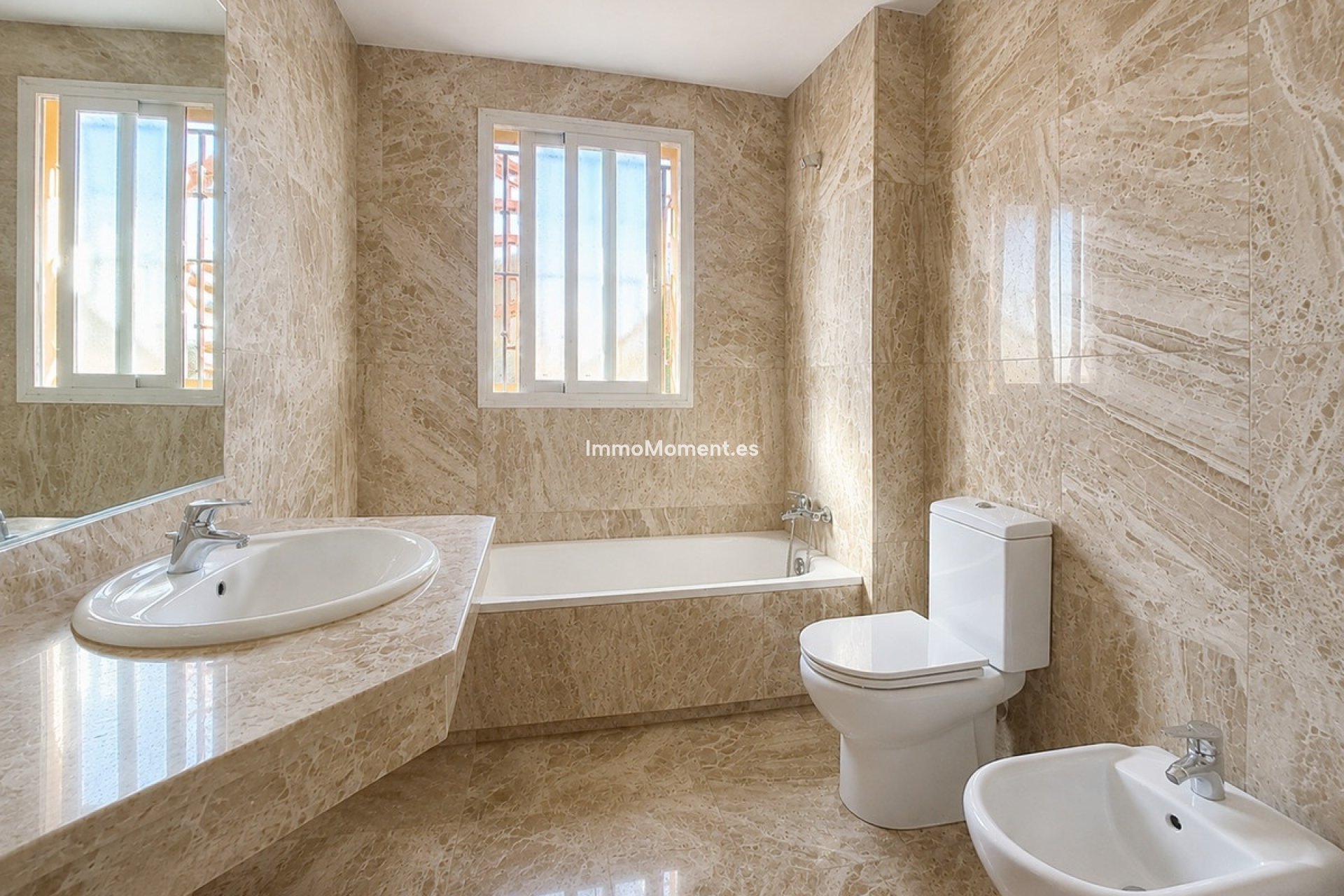 Resale - Townhouse - Estepona - Estepona Centro