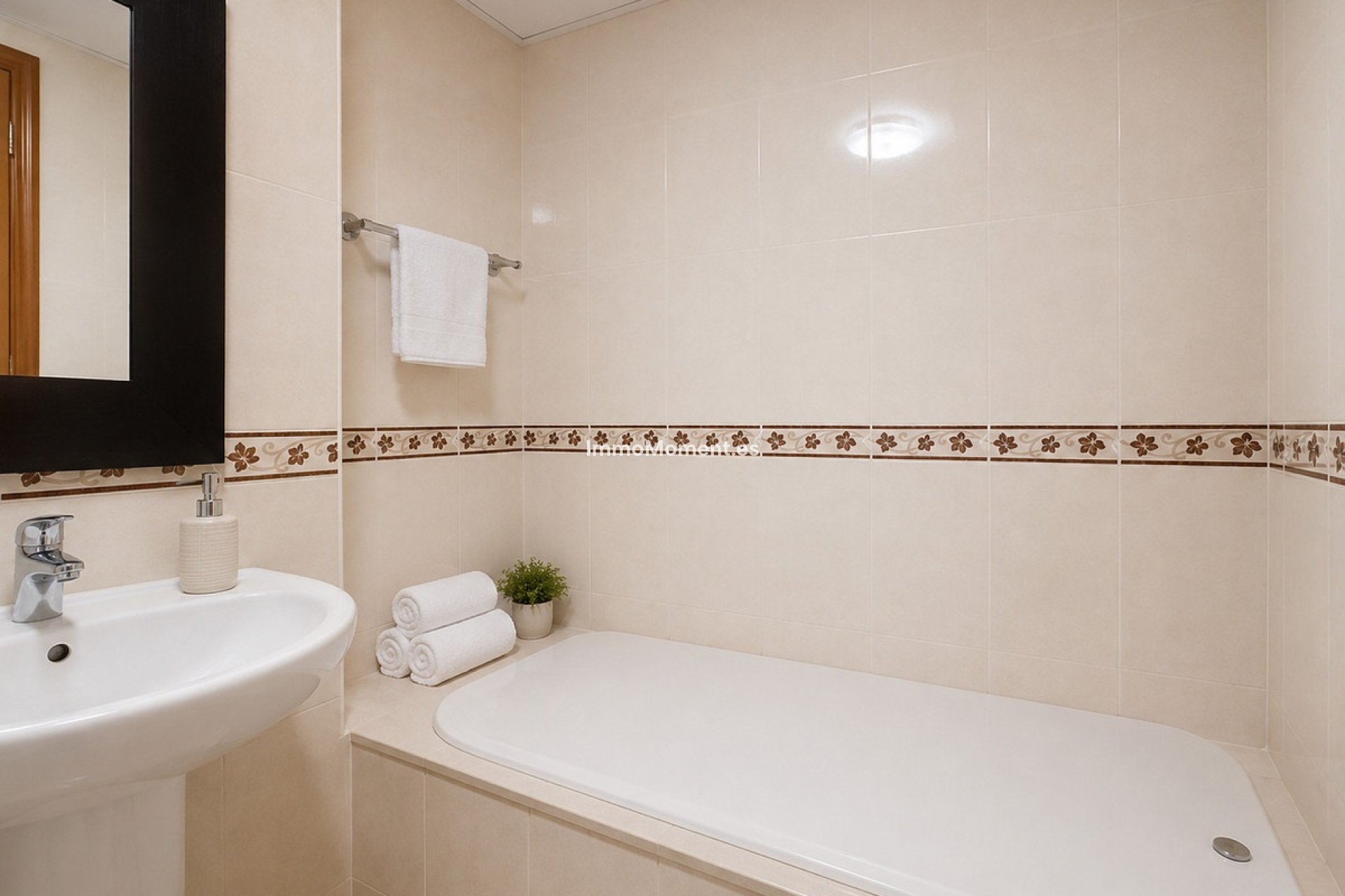 Resale - Townhouse - Estepona - Estepona Centro