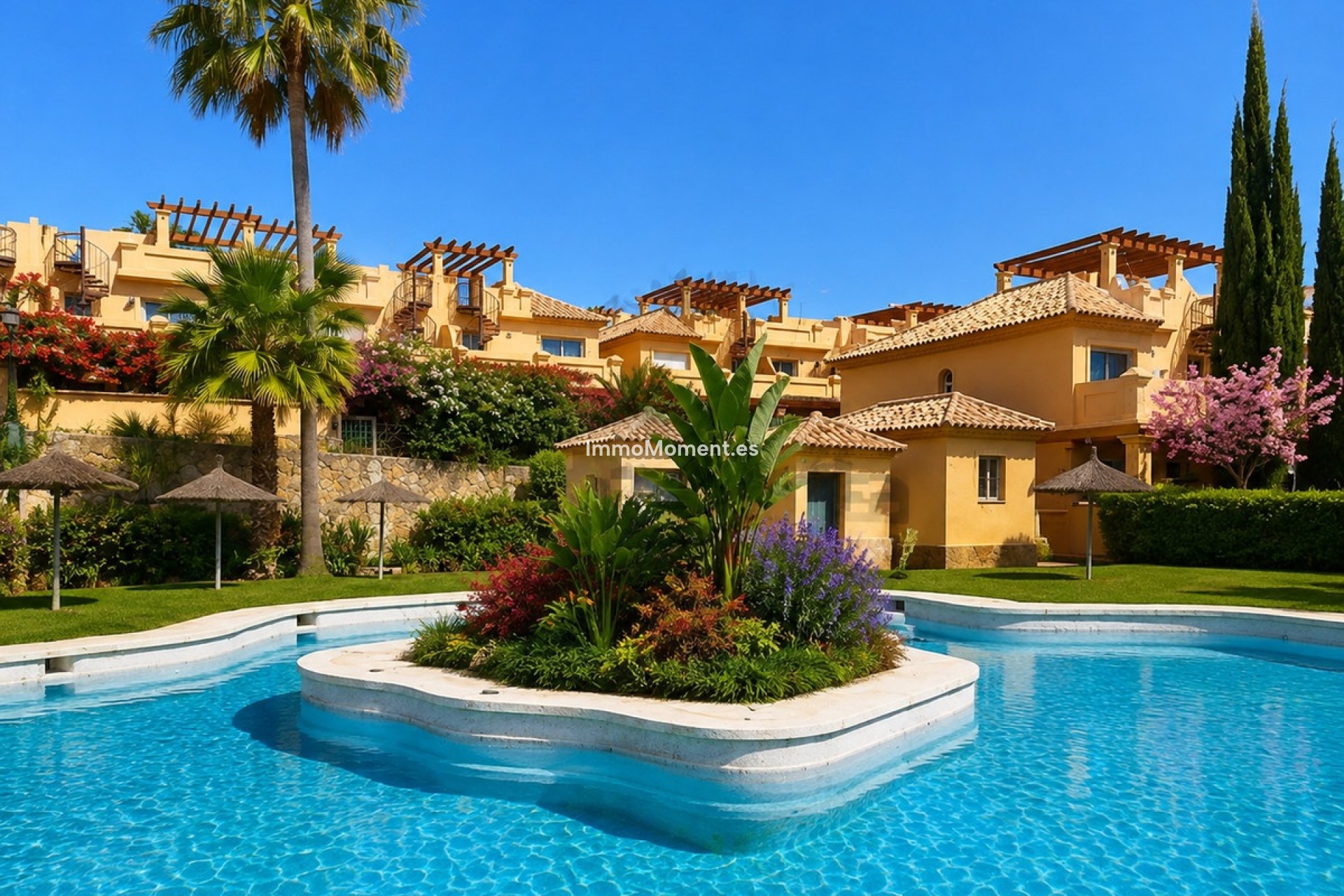 Resale - Townhouse - Estepona - Estepona Centro