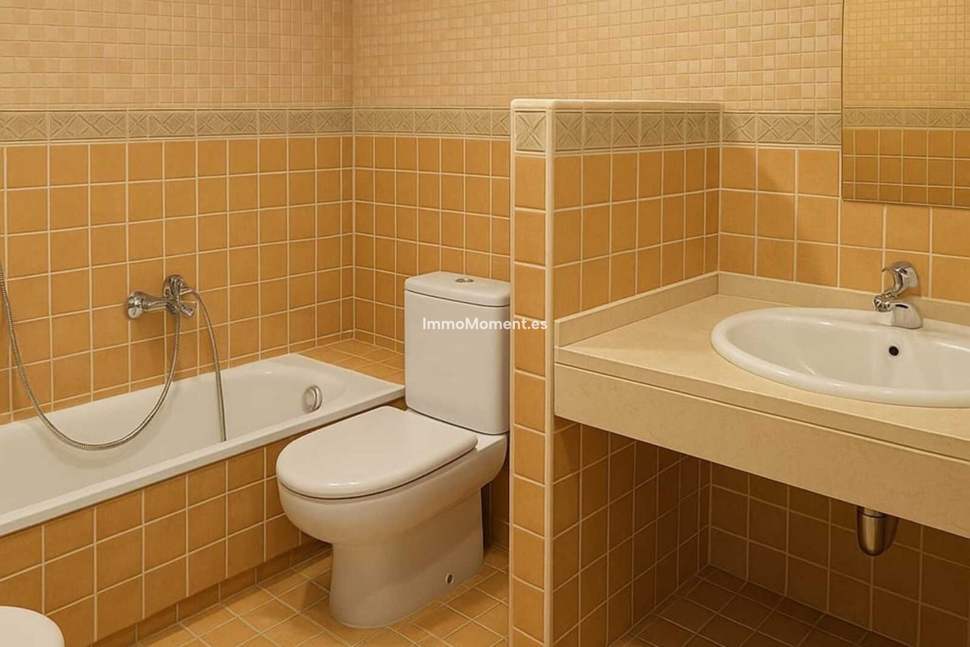 Resale - Townhouse - Estepona - Estepona Centro
