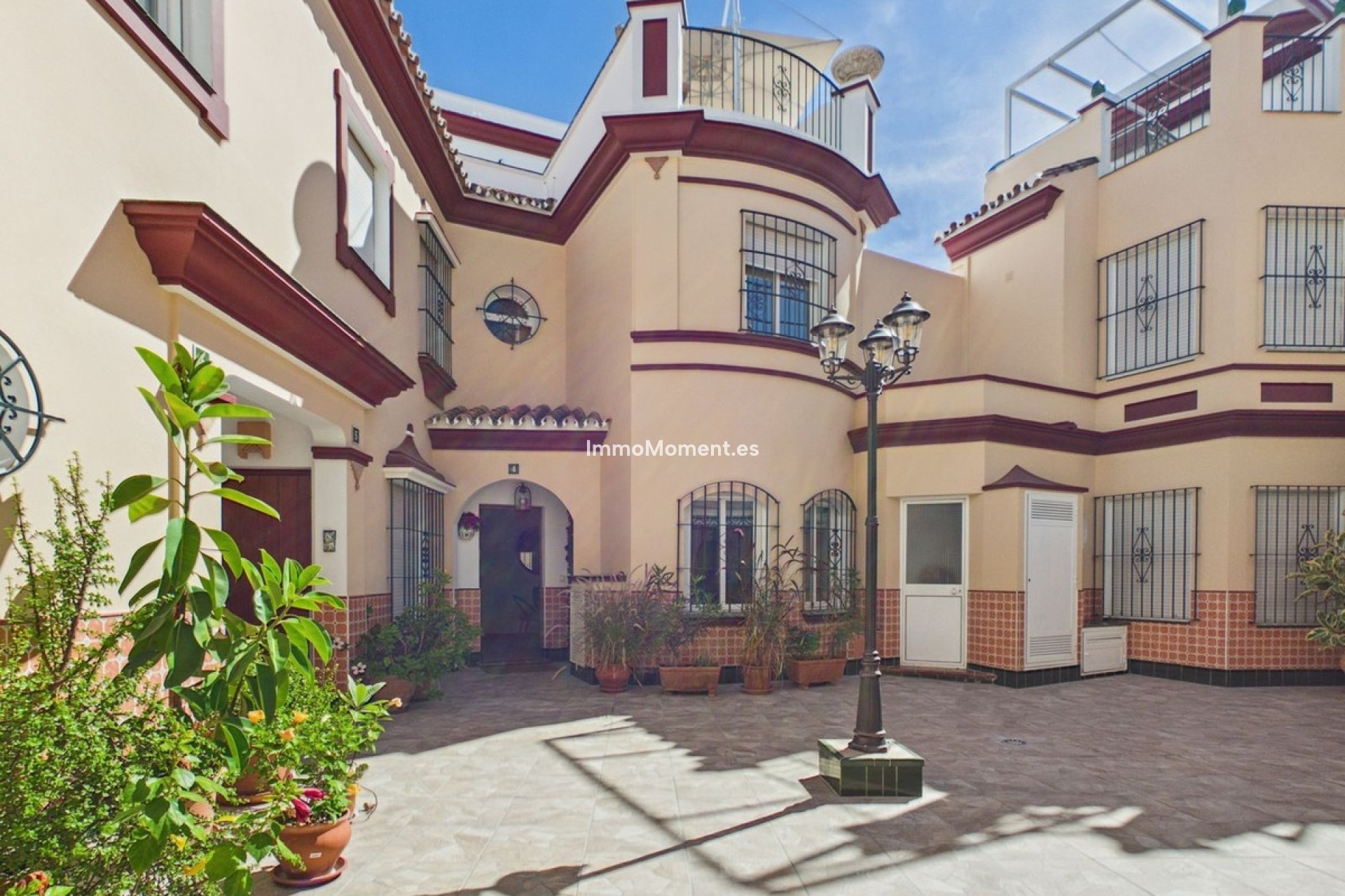 Resale - Townhouse - Estepona - Estepona Centro