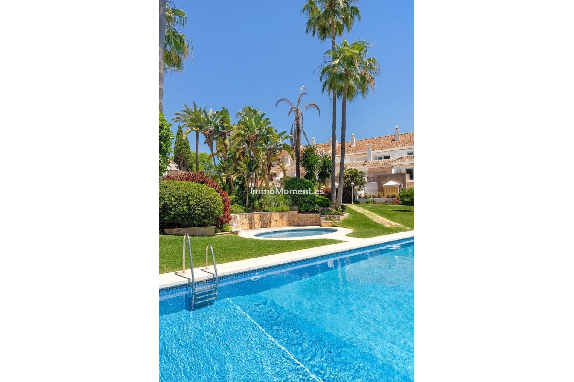 Resale - Townhouse - Estepona - Estepona Centro