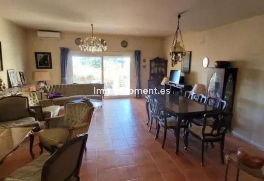 Resale - Townhouse - Estepona - Estepona Centro