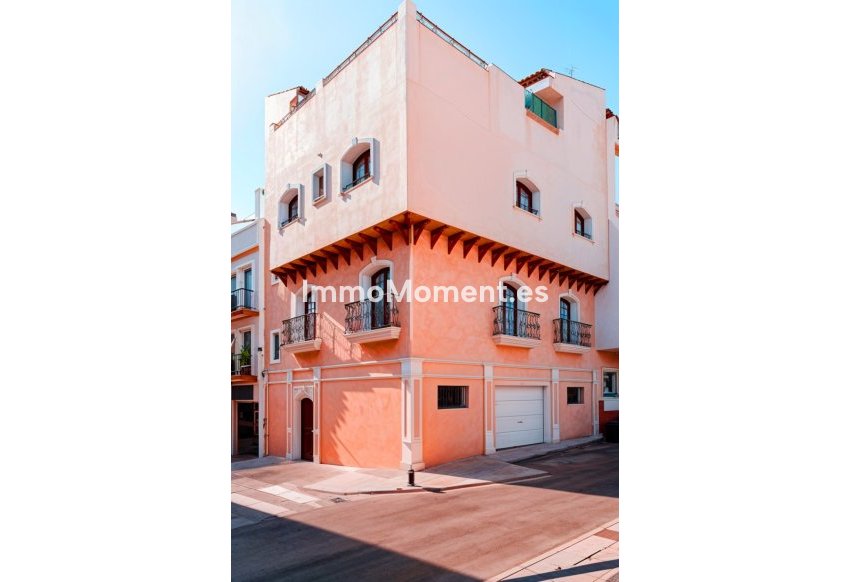 Resale - Townhouse - Estepona - Estepona Centro