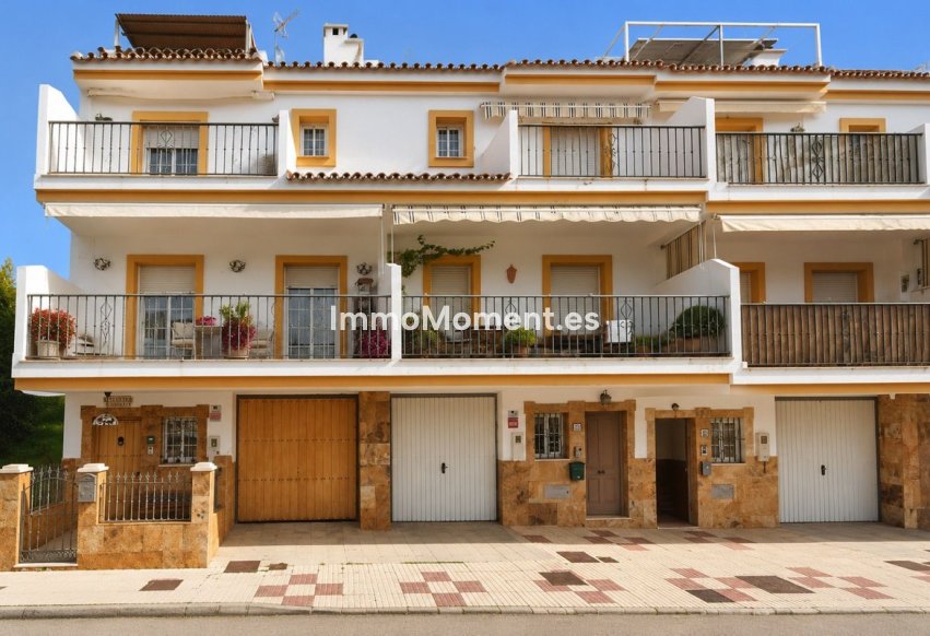 Resale - Townhouse - Estepona - Estepona Centro