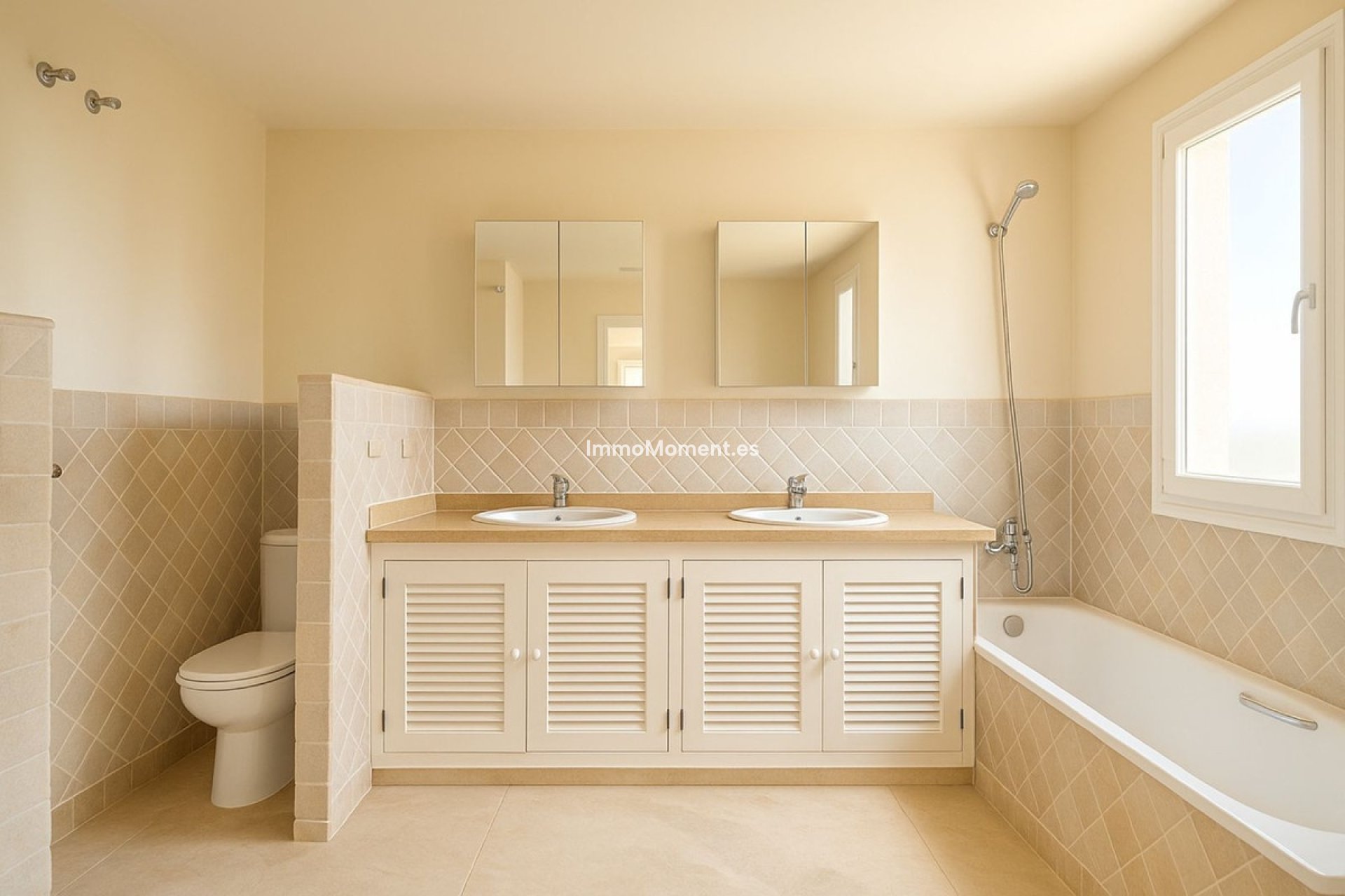 Resale - Townhouse - Estepona - Estepona Centro