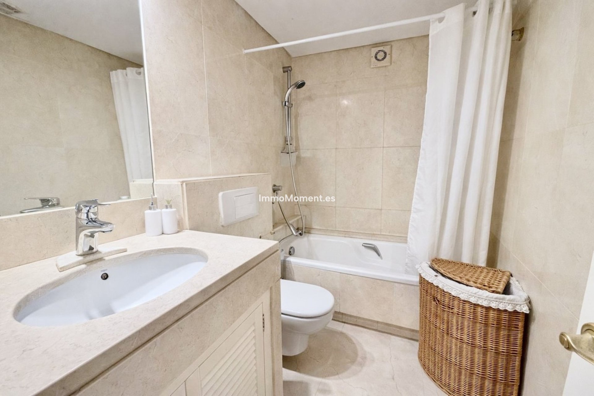Resale - Townhouse - Estepona - Estepona Centro