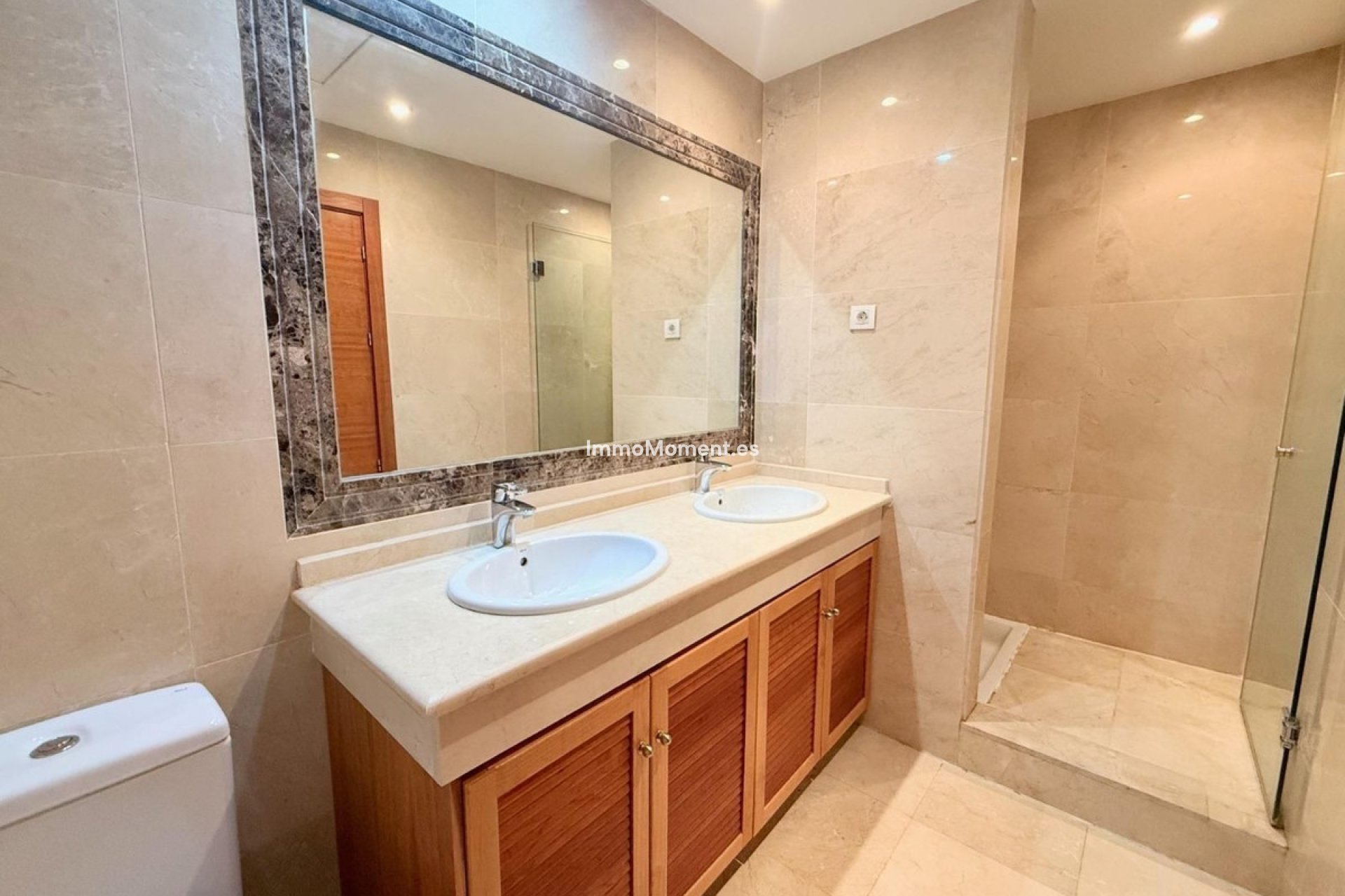 Resale - Townhouse - Estepona - Estepona Centro