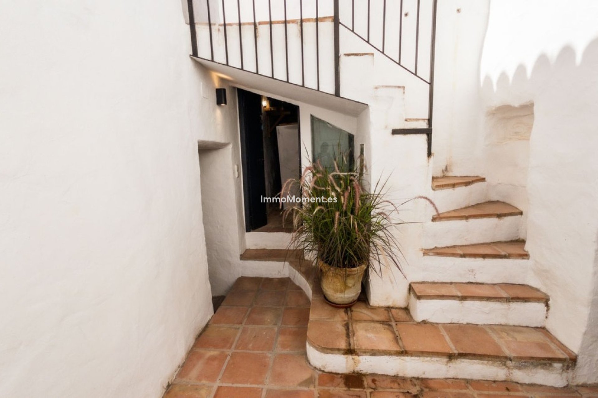 Resale - Townhouse - Inland  - Guaro