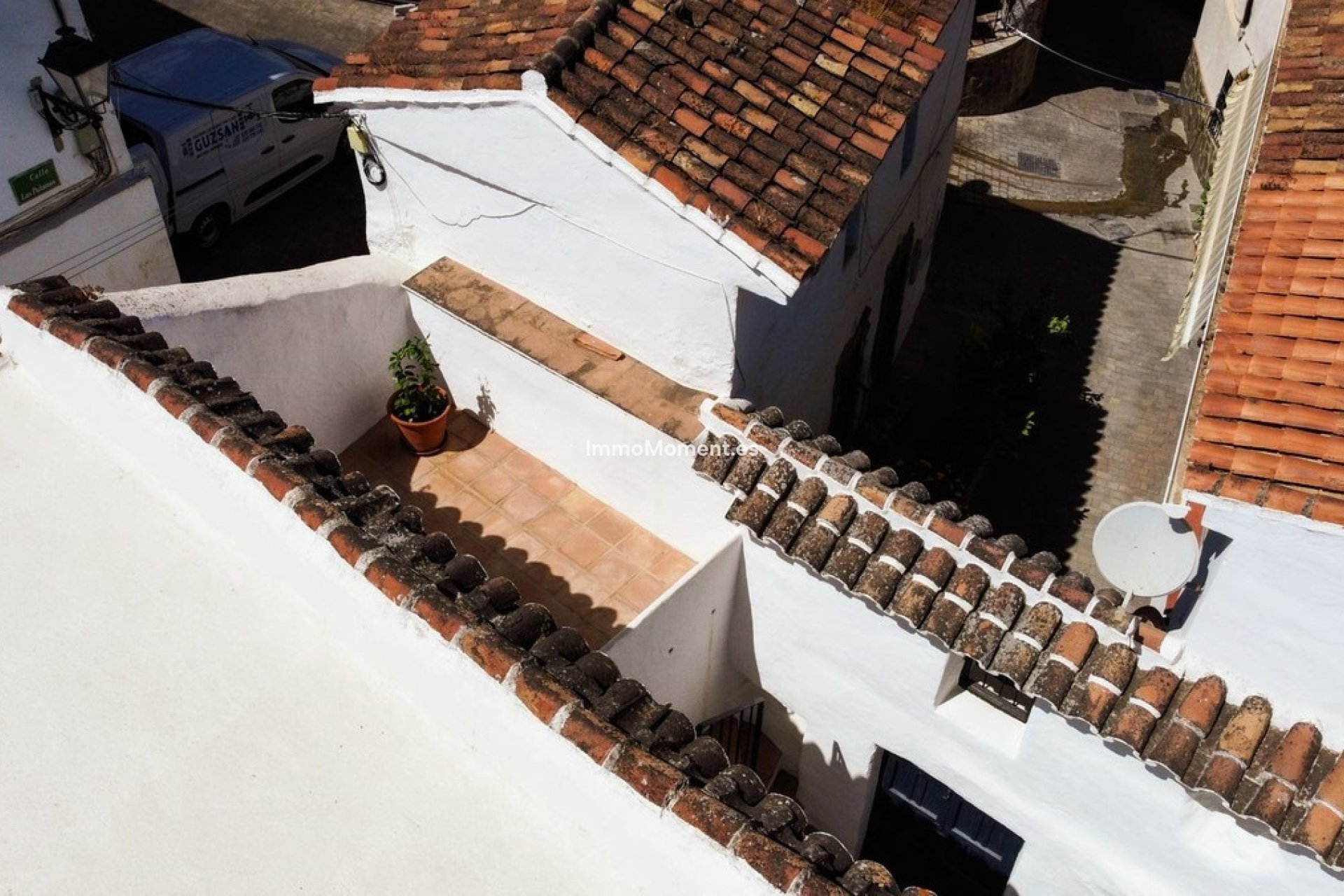 Resale - Townhouse - Inland  - Guaro