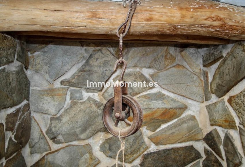 Resale - Townhouse - Inland  - Guaro