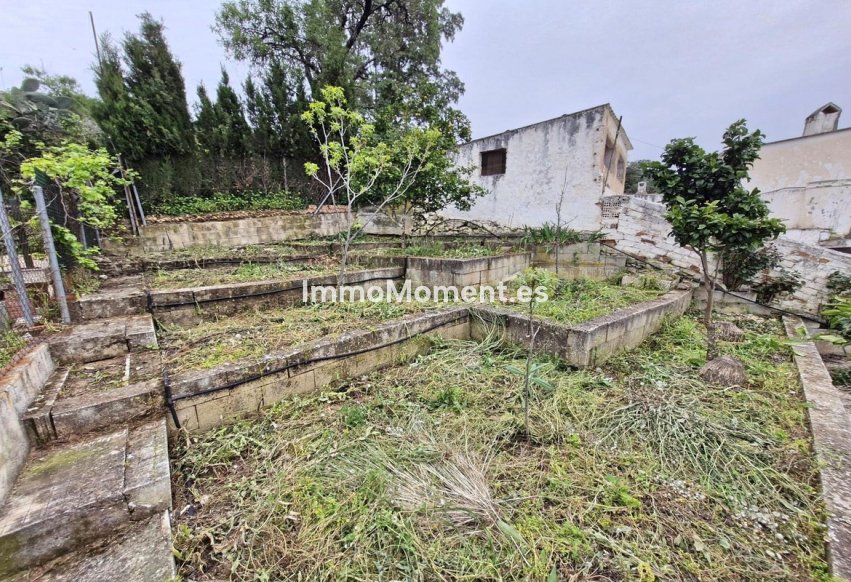 Resale - Townhouse - Inland  - Guaro