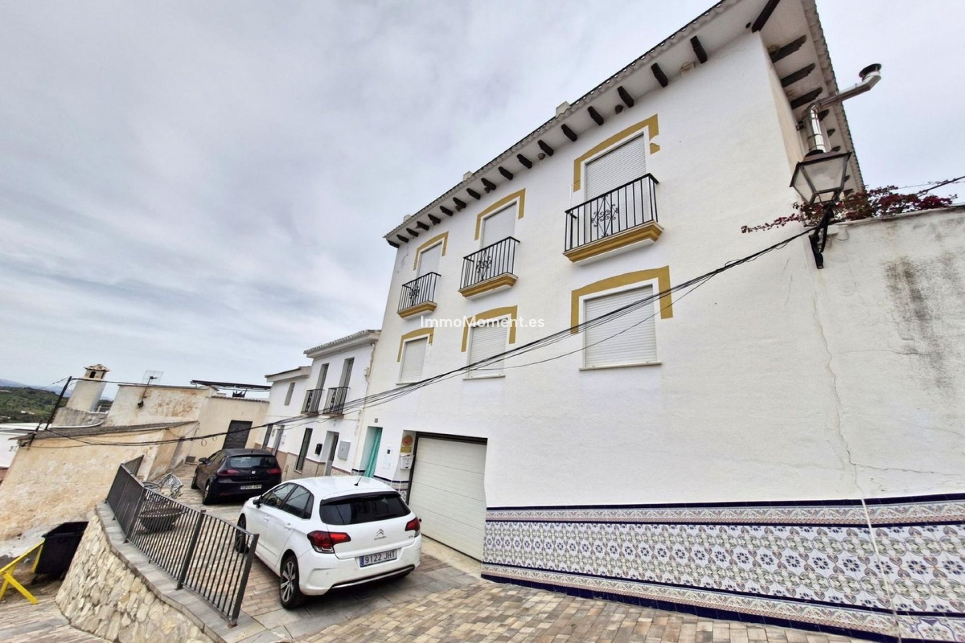 Resale - Townhouse - Inland  - Guaro