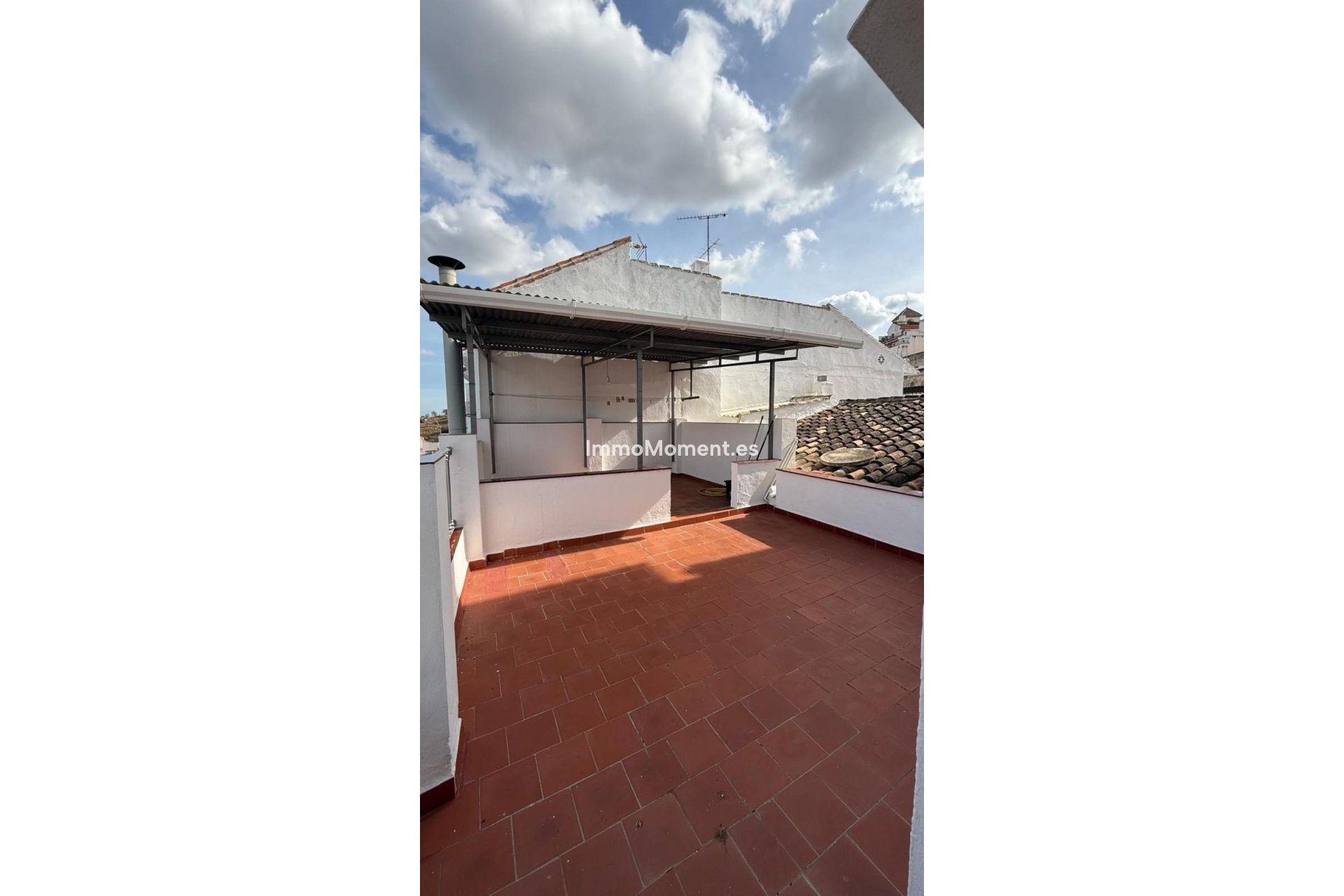 Resale - Townhouse - Inland  - Guaro
