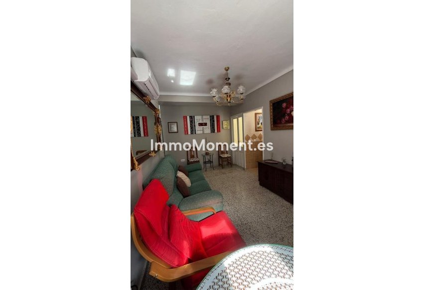 Resale - Townhouse - Inland  - Guaro