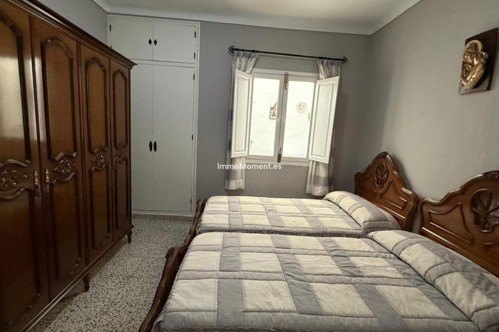 Resale - Townhouse - Inland  - Guaro