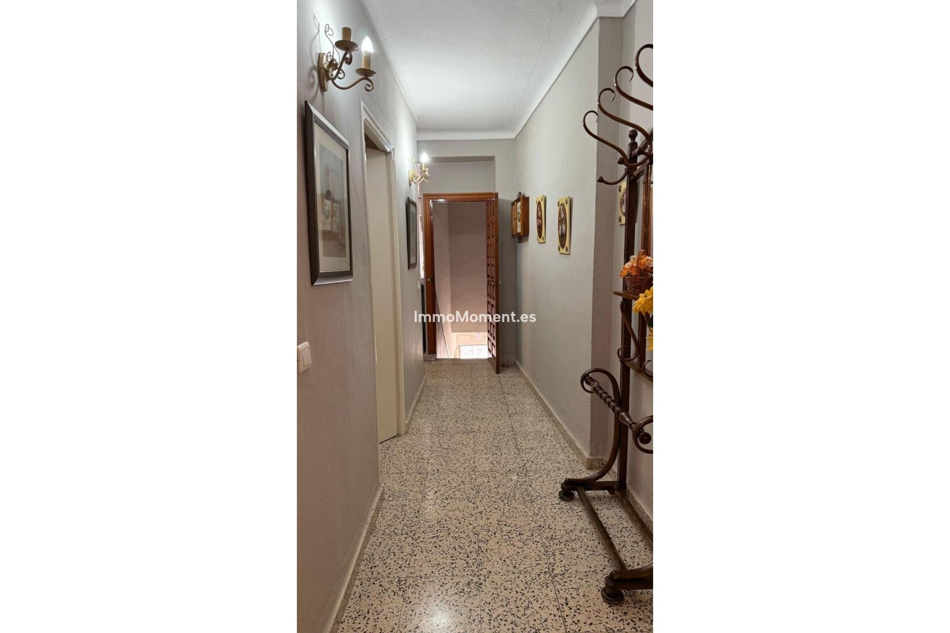 Resale - Townhouse - Inland  - Guaro