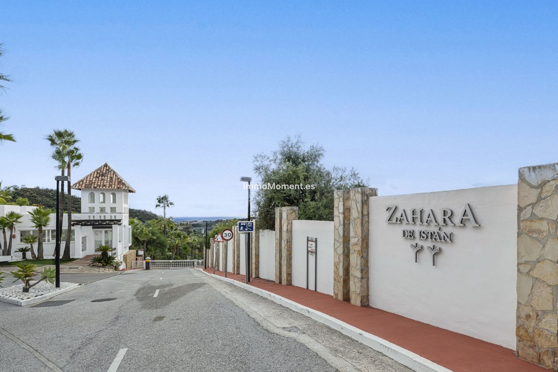 Resale - Townhouse - Inland  - Istán