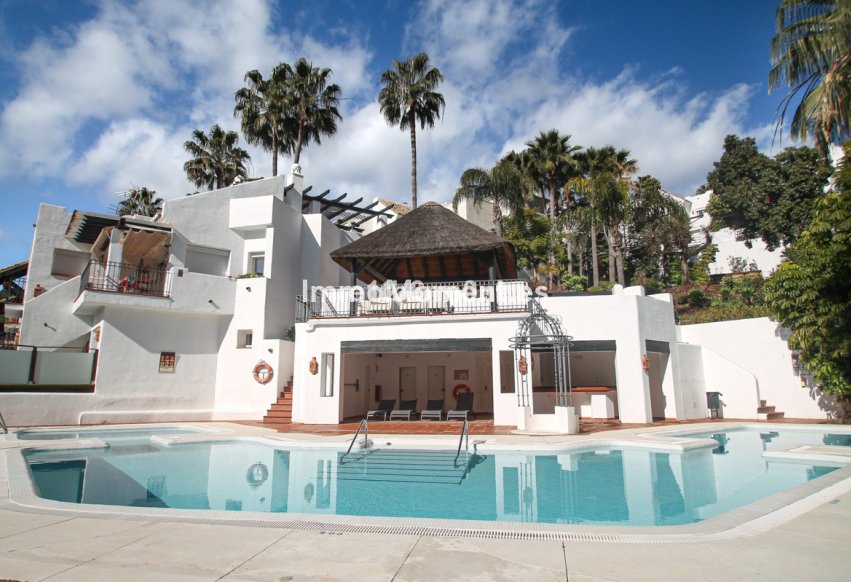 Resale - Townhouse - Inland  - Istán