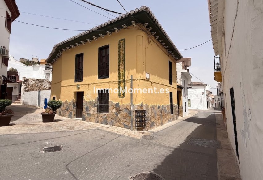 Resale - Townhouse - Inland  - Monda