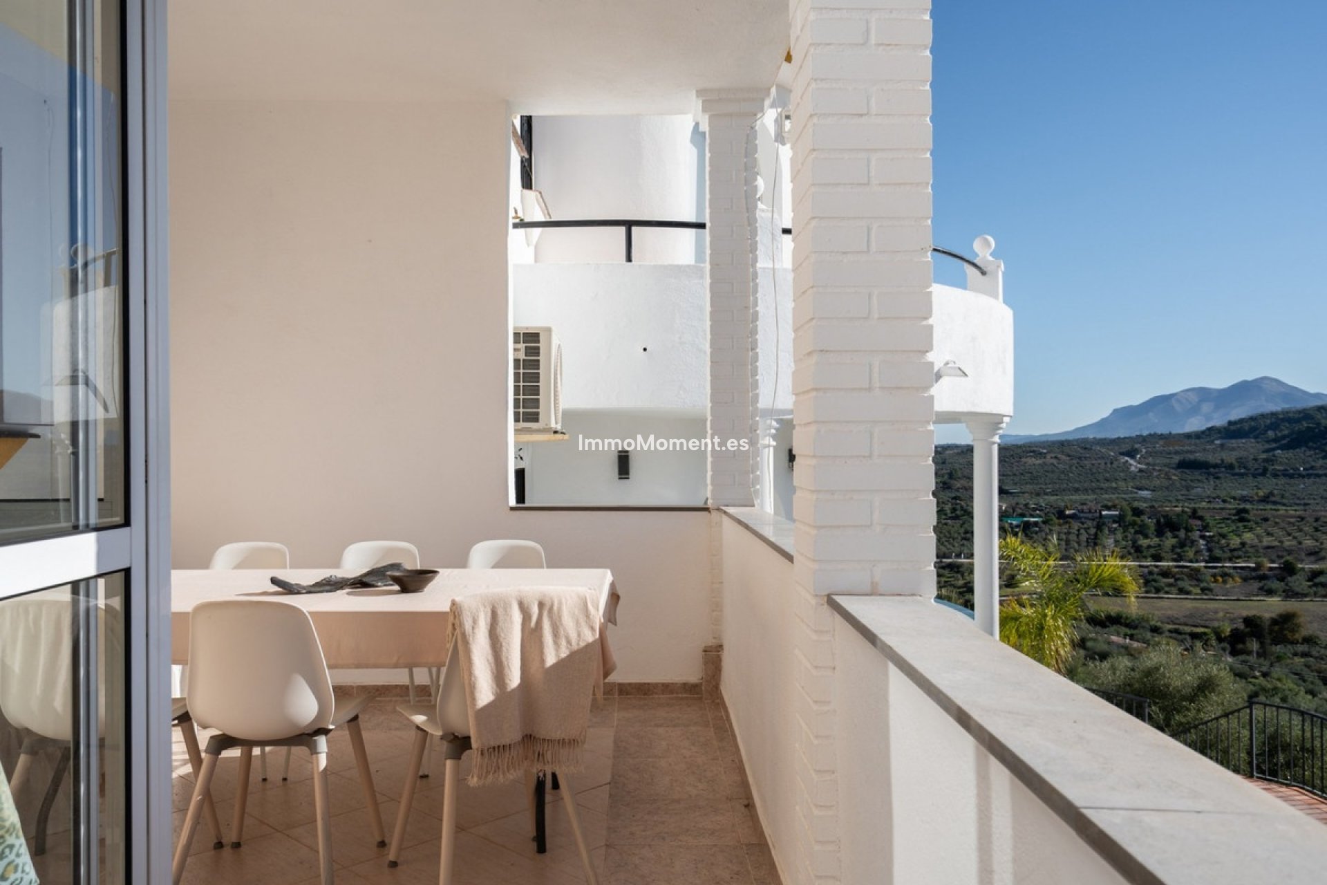 Resale - Townhouse - Inland  - Monda